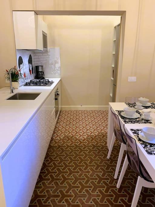 Via Nuova Apartments Лука Екстериор снимка