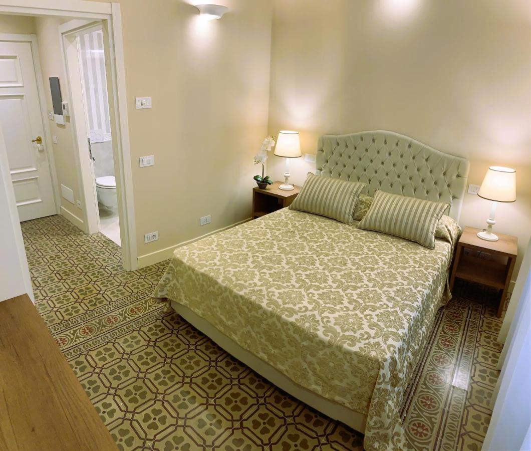 Via Nuova Apartments Лука Екстериор снимка