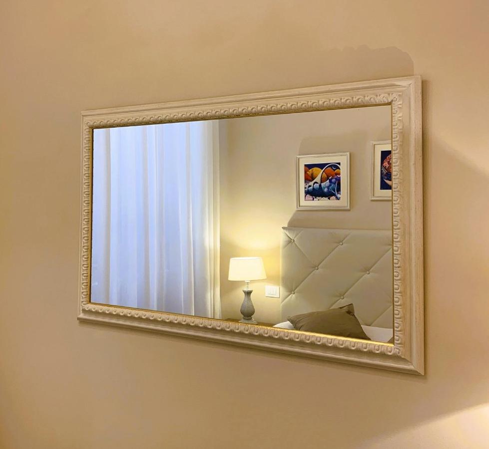 Via Nuova Apartments Лука Екстериор снимка