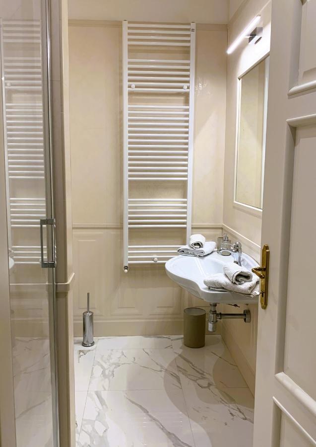 Via Nuova Apartments Лука Екстериор снимка