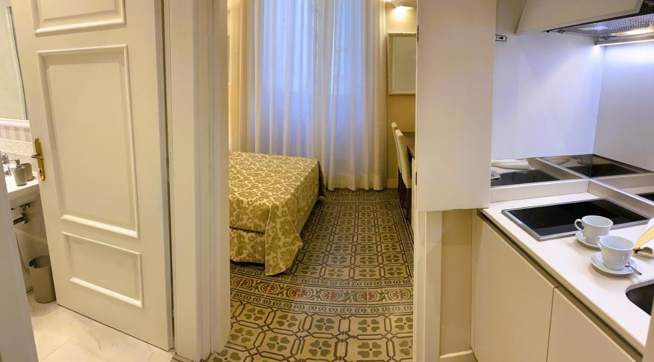 Via Nuova Apartments Лука Екстериор снимка