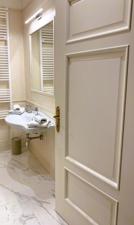 Via Nuova Apartments Лука Екстериор снимка